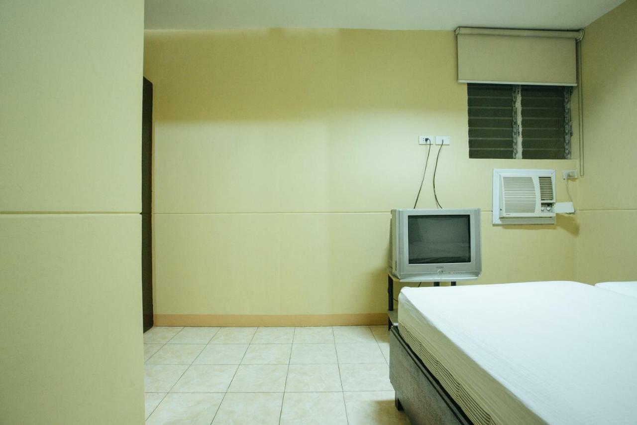 Gv Hotel - Talisay City Buitenkant foto