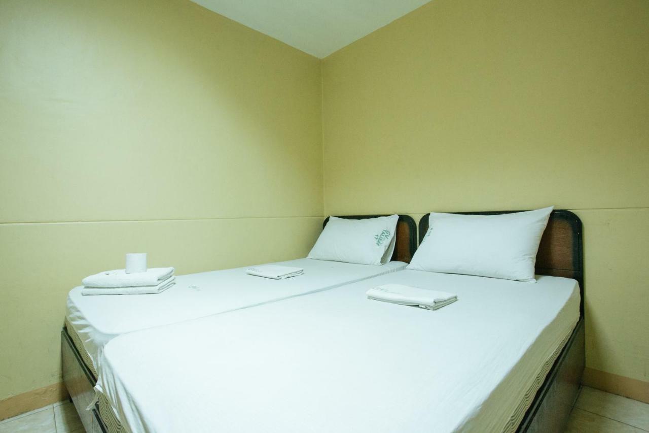 Gv Hotel - Talisay City Buitenkant foto