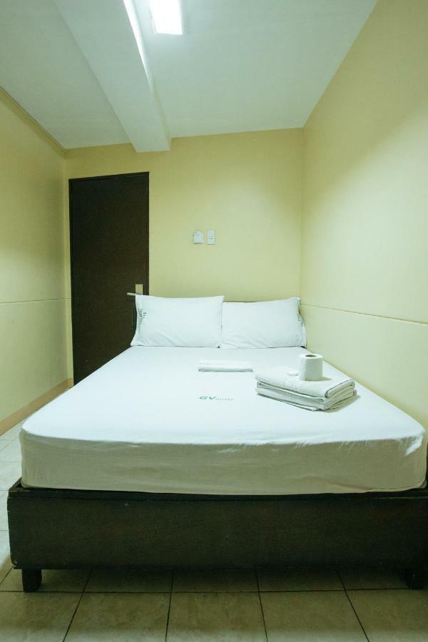 Gv Hotel - Talisay City Buitenkant foto