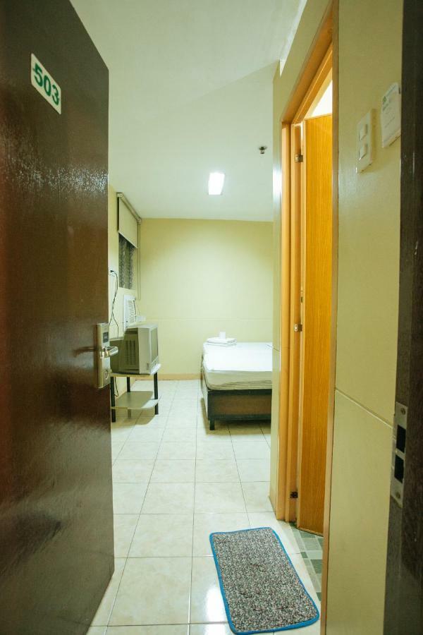 Gv Hotel - Talisay City Buitenkant foto